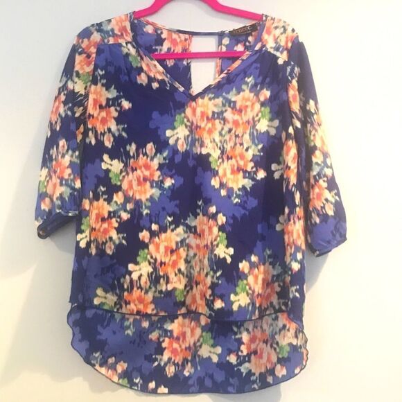Renee C Floral Blouse - Picture 1 of 4